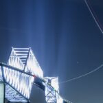 東京ゲートブリッジと飛行機の光跡